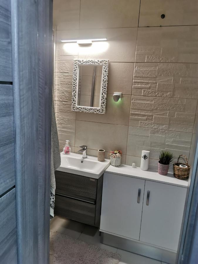 Casa Potcoava Apartment เตอร์กู-มูเรช ภายนอก รูปภาพ
